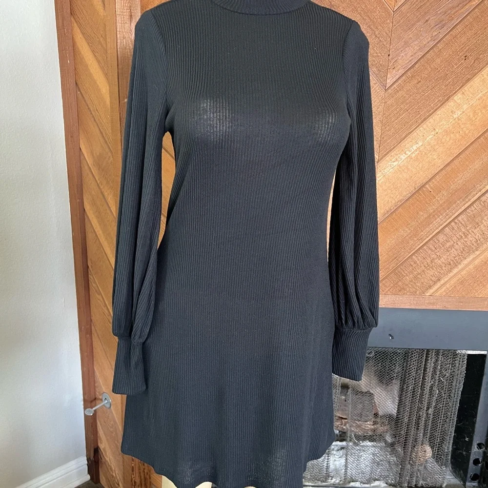 Express dress - Picture 1 of 2